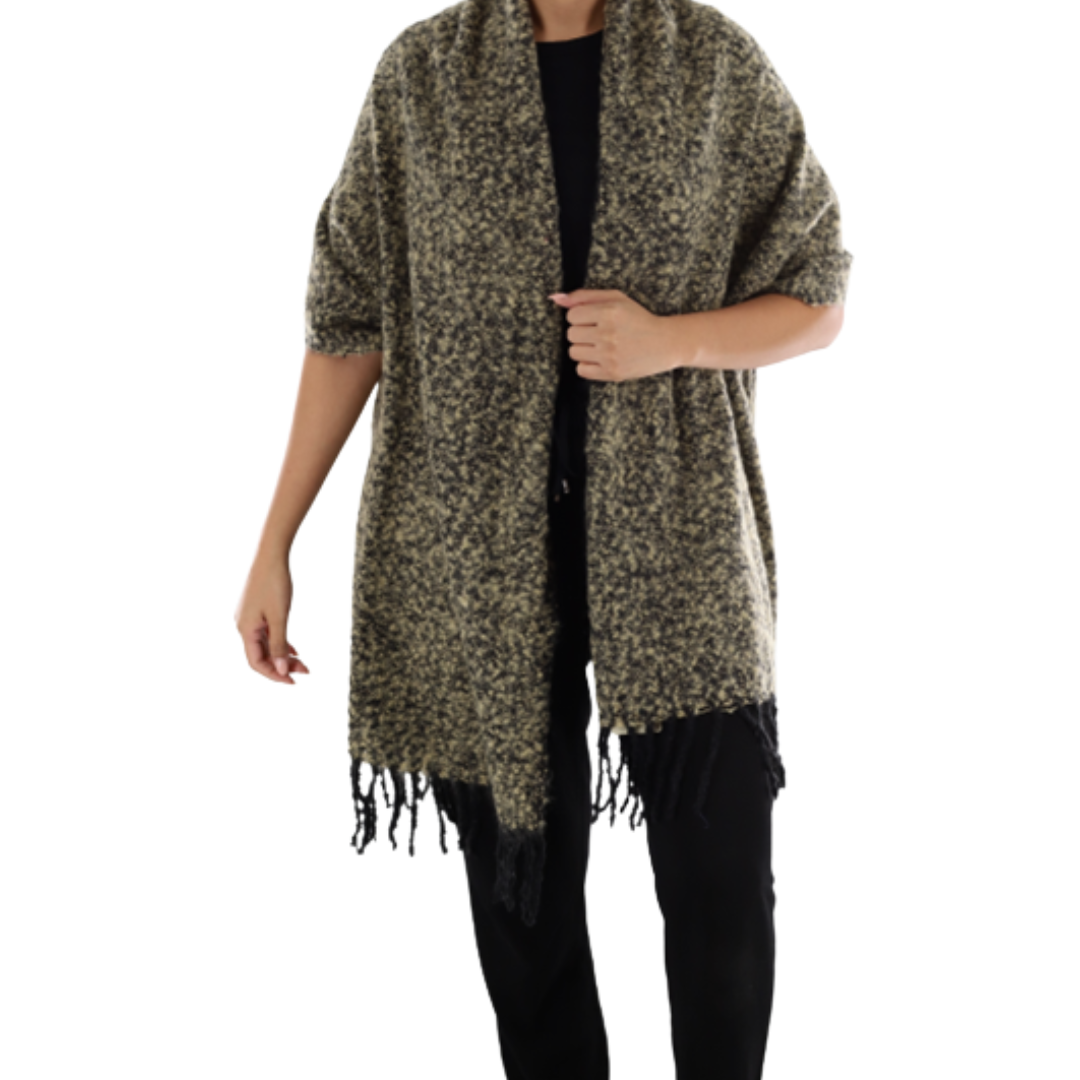 Oversized scarf with fringe
