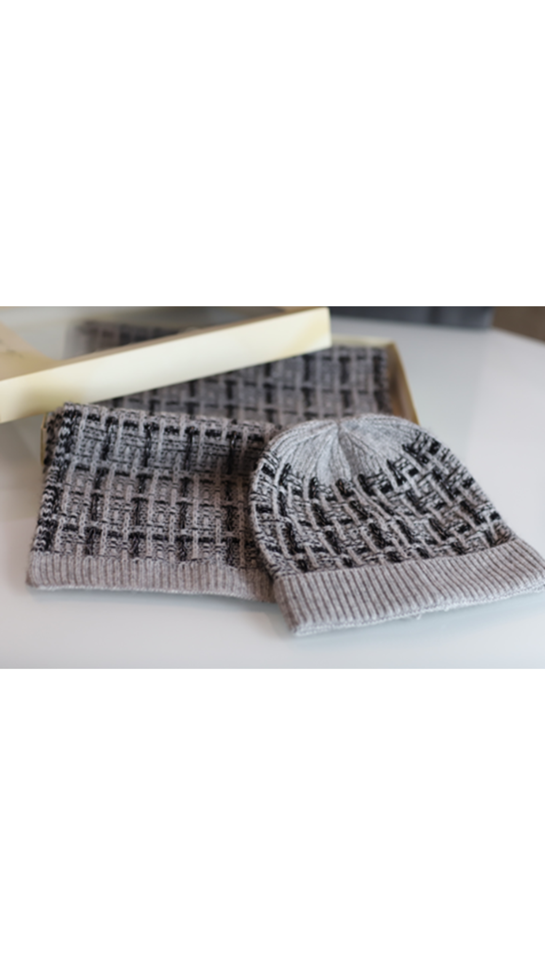 Super Soft Plaid/Lurex Hat - Grey