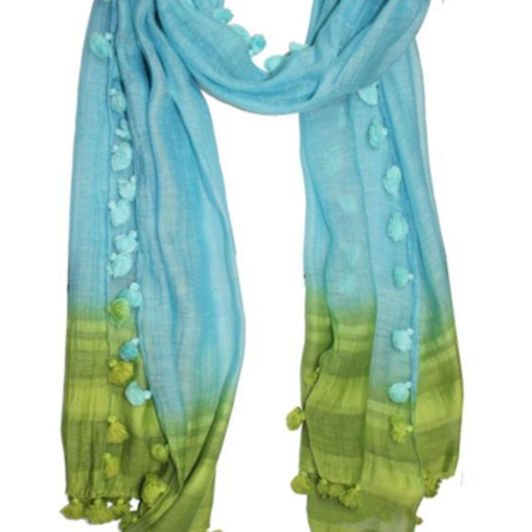 Solid scarf with fringe