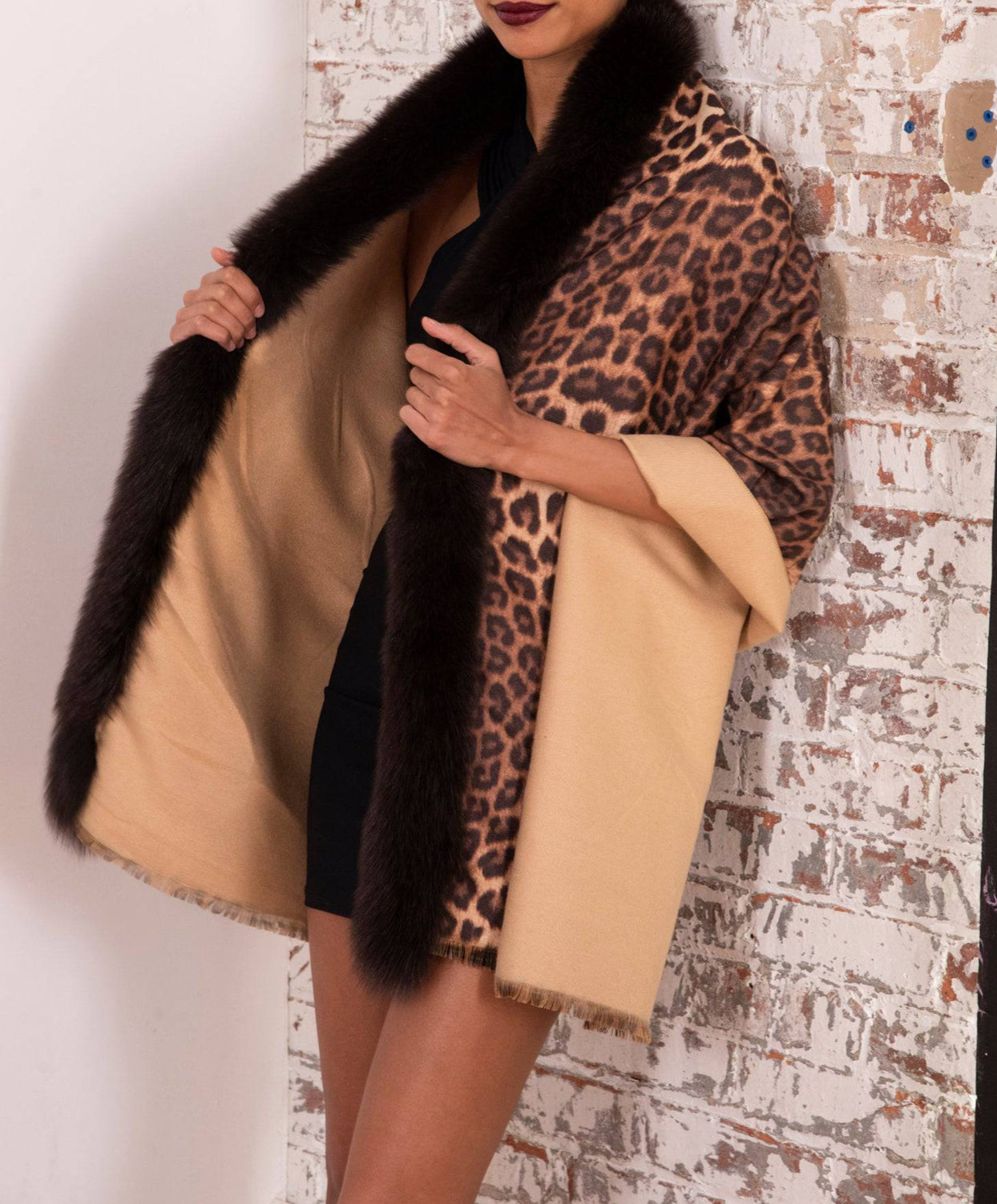 Stylish Wrap with Fox Fur Collar Trim | La Fiorentina - Wrap - La Fiorentina TNW202-803_natural