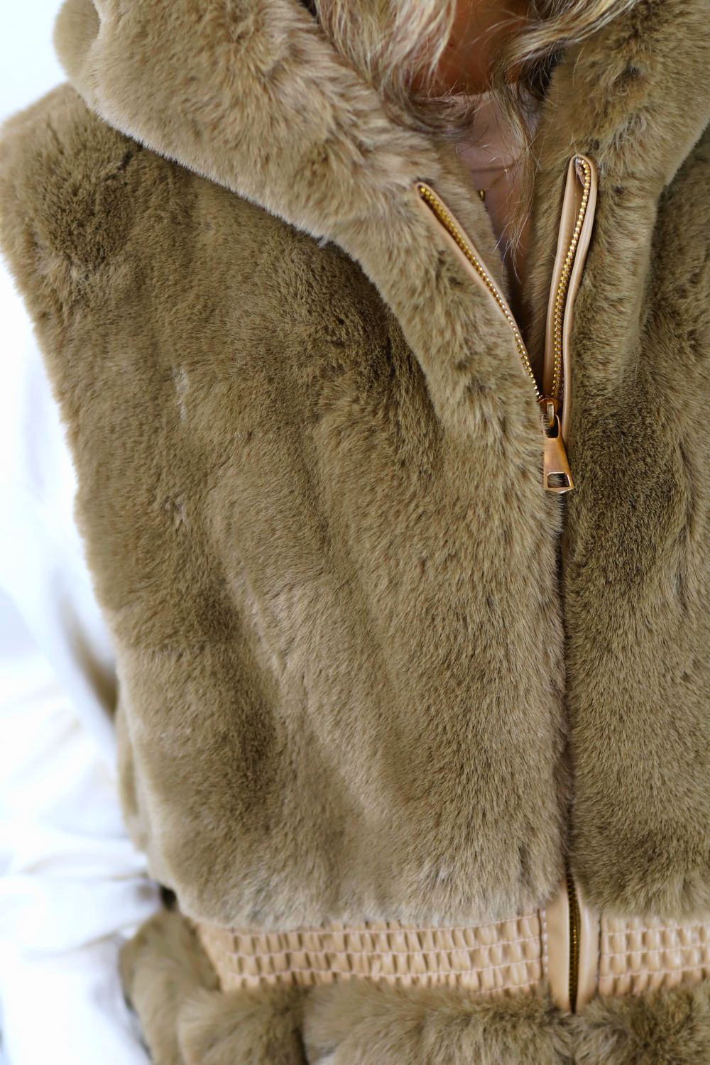 Faux Fur Vest - Camel - Faux Vest - La Fiorentina CAM22117-CAMEL-M