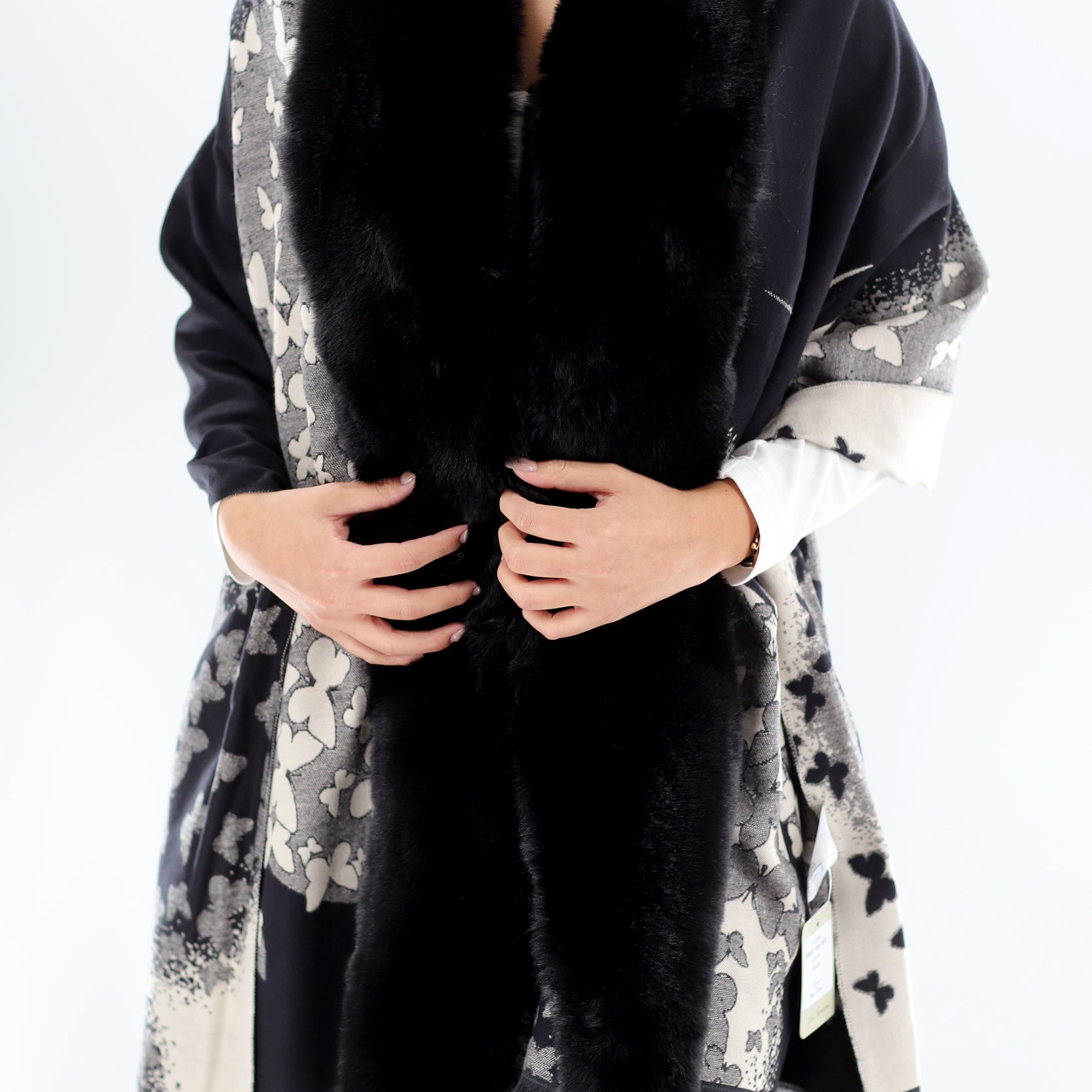 La Fiorentina | Faux Fur Trim Wrap with Print - Black -  - La Fiorentina TNW202-904-FAUX_black