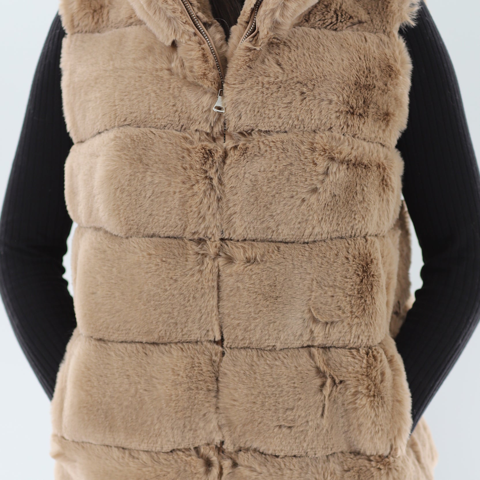 FAUX FUR HOODED VEST - CAMEL - Faux Fur Vest - La Fiorentina NF2107S30