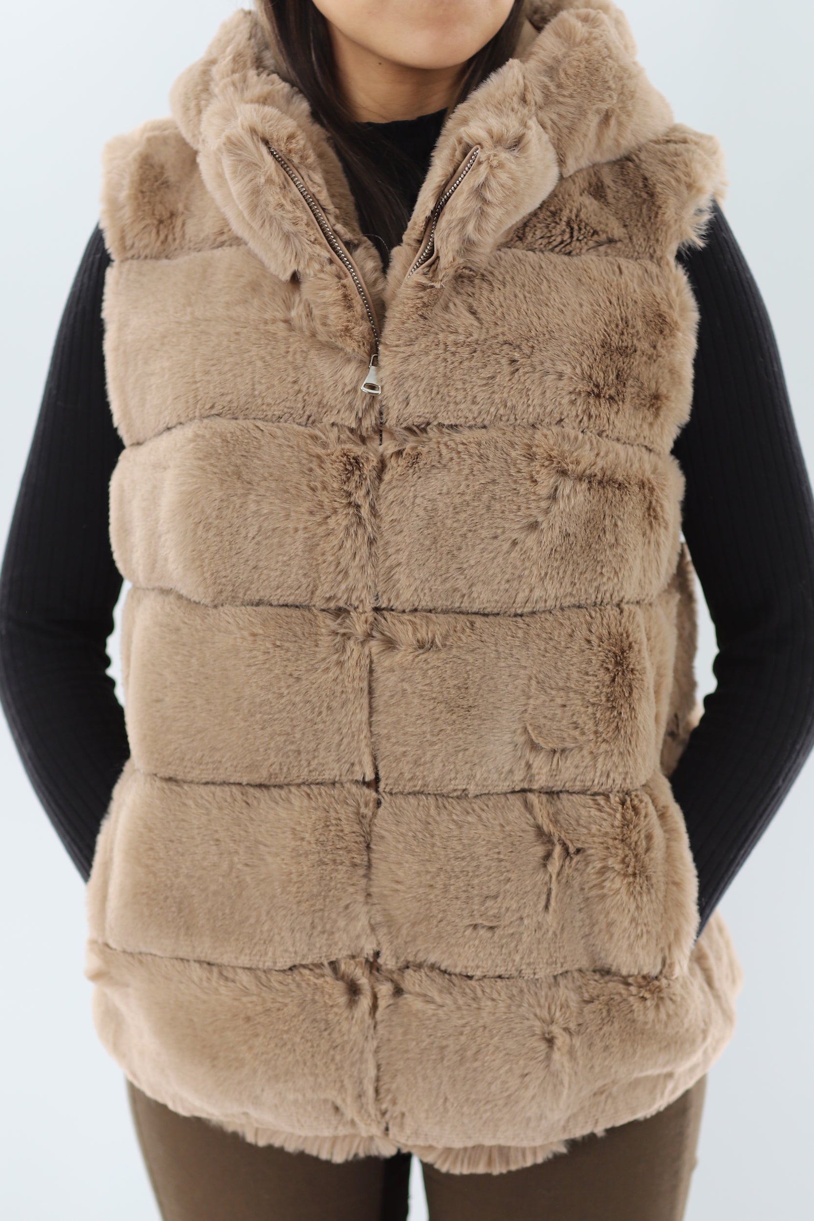 FAUX FUR HOODED VEST - CAMEL - Faux Fur Vest - La Fiorentina NF2107S30