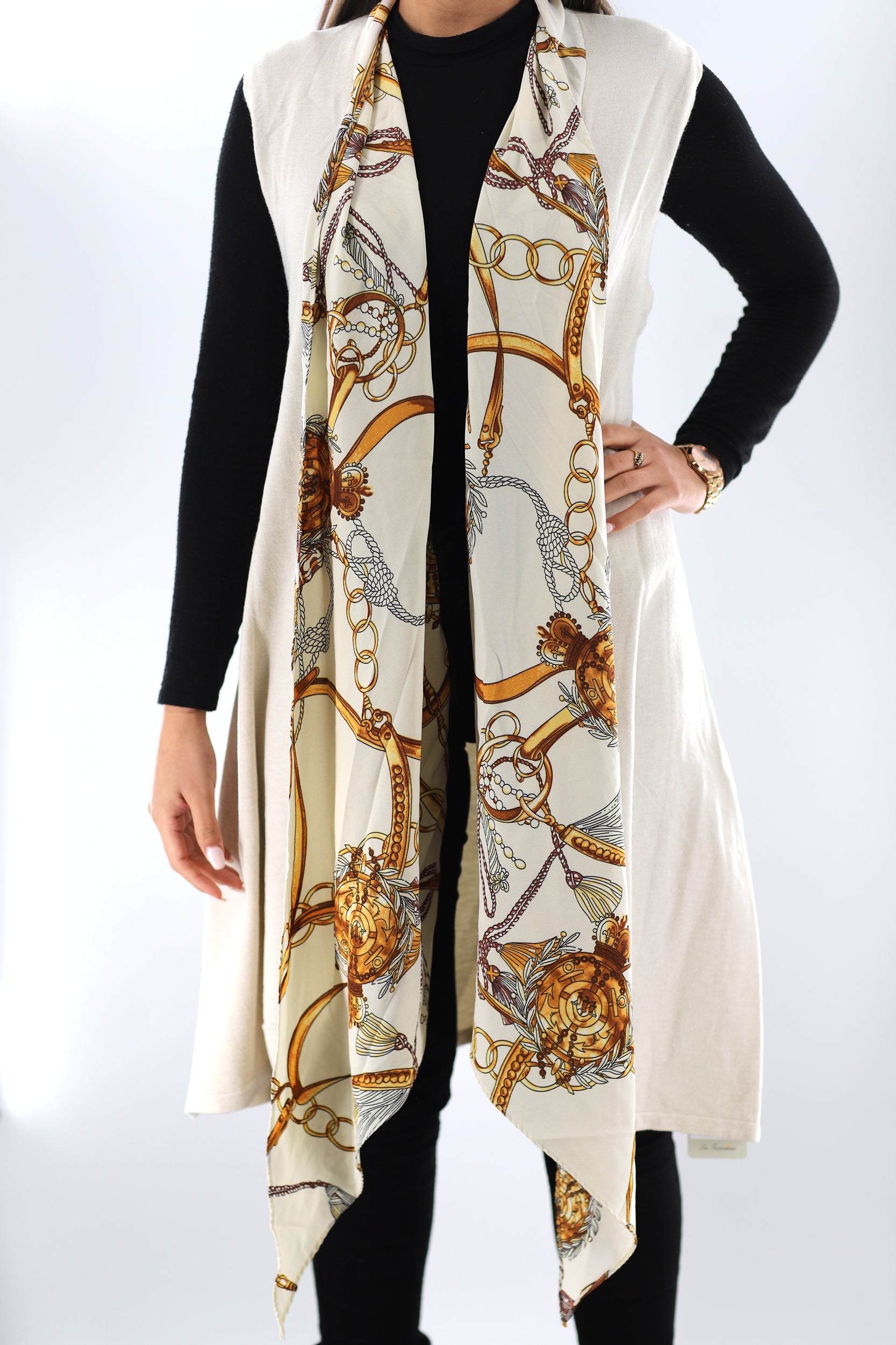 La Fiorentina Knitted Sleeveless Cardigan with Chain Print - Cardigan - La Fiorentina, Black TNS2103_IVORY