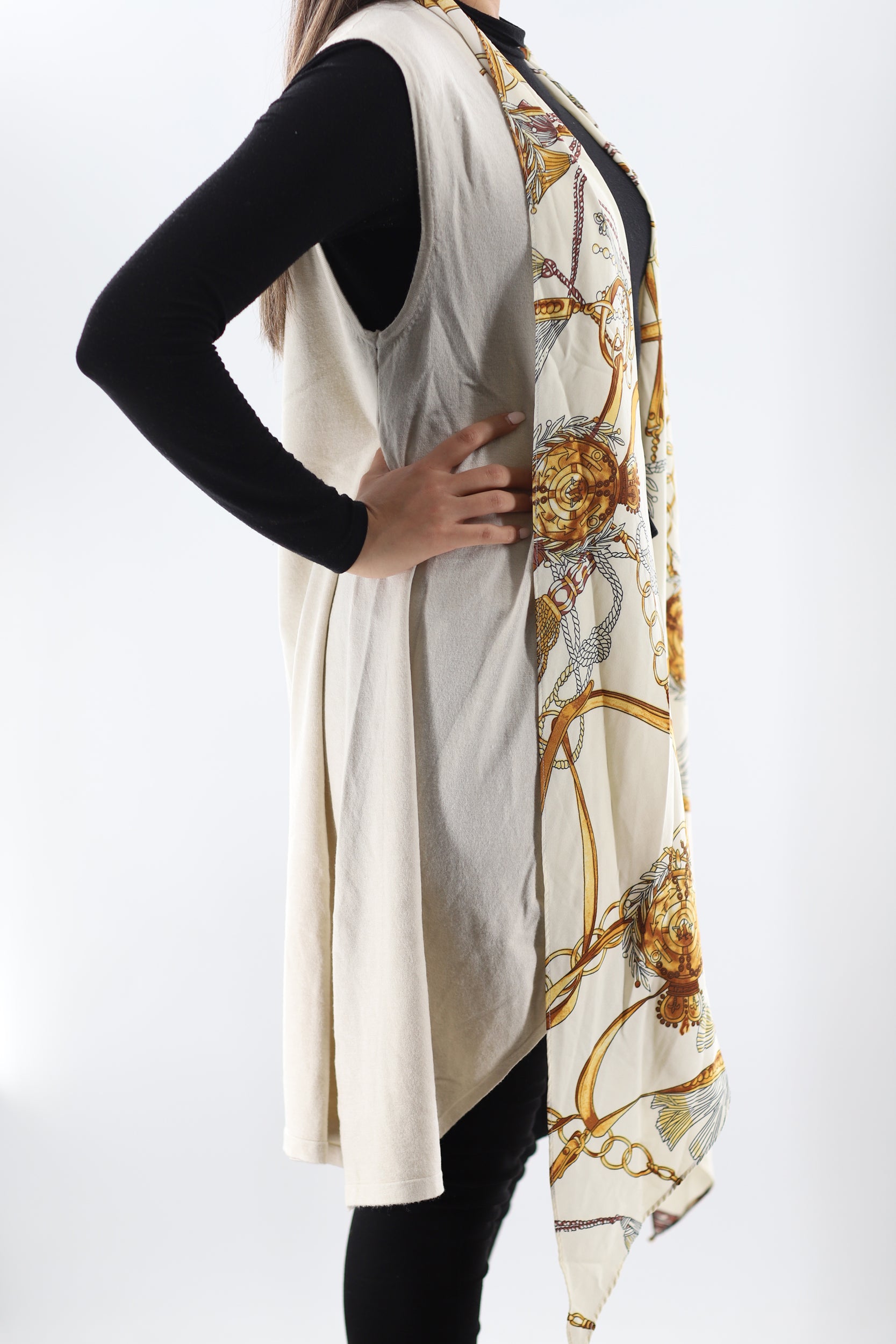 La Fiorentina Knitted Sleeveless Cardigan with Chain Print - Cardigan - La Fiorentina, Black TNS2103_IVORY