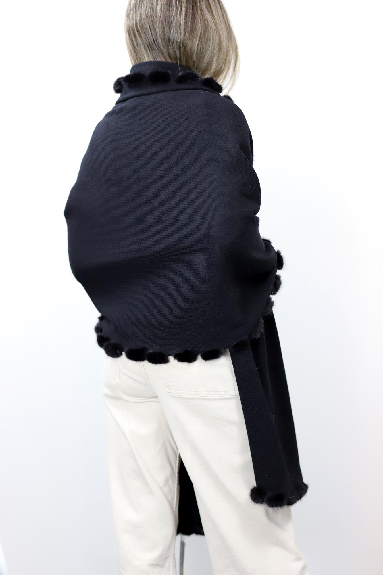 La Fiorentina | Beautiful Wrap with Mink Poms - Black/Black La Fiorentina | Beautiful Wrap with Mink Poms - Black/Black
