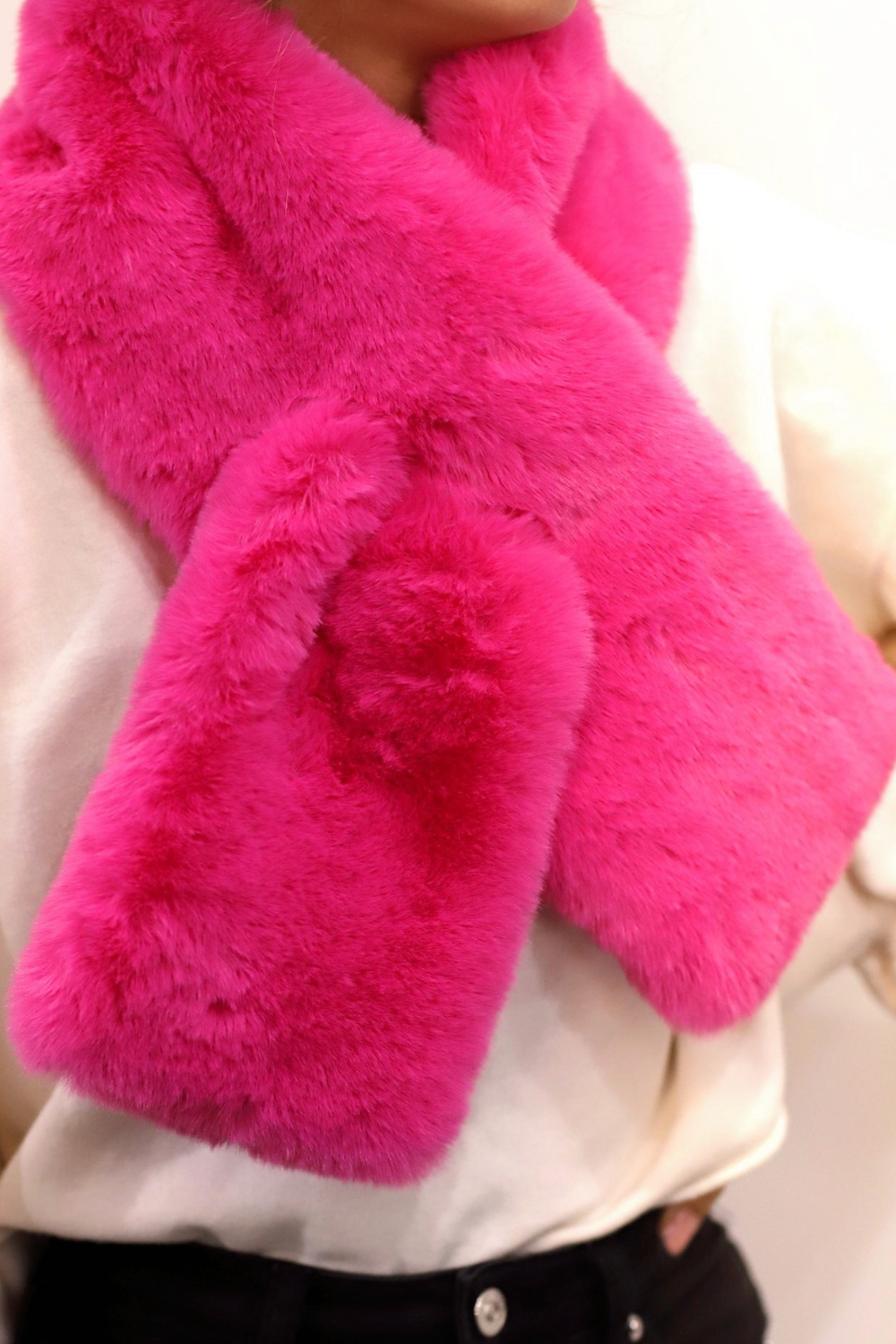 Plush Faux Pull Through Muffler - Fuschia - Muffler - La Fiorentina ST302-FUSCHIA