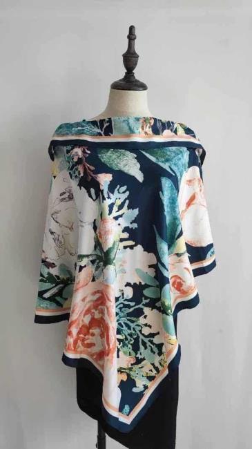 La Fiorentina Floral Print Poncho 100% Polyester - Navy - Spring Poncho - La Fiorentina TN1733-23G-NAVY