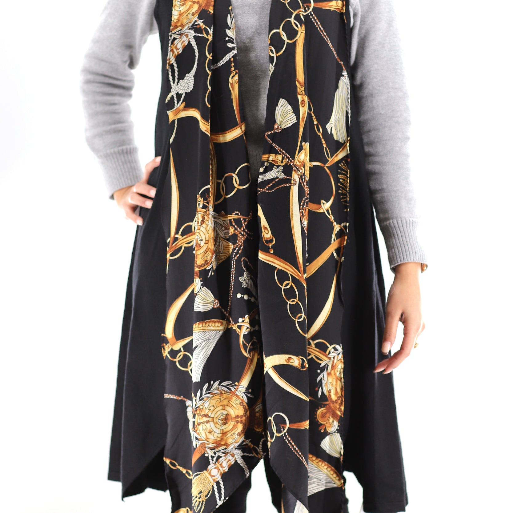 La Fiorentina Knitted Sleeveless Cardigan with Chain Print - Cardigan - La Fiorentina, Black TNS2103_IVORY