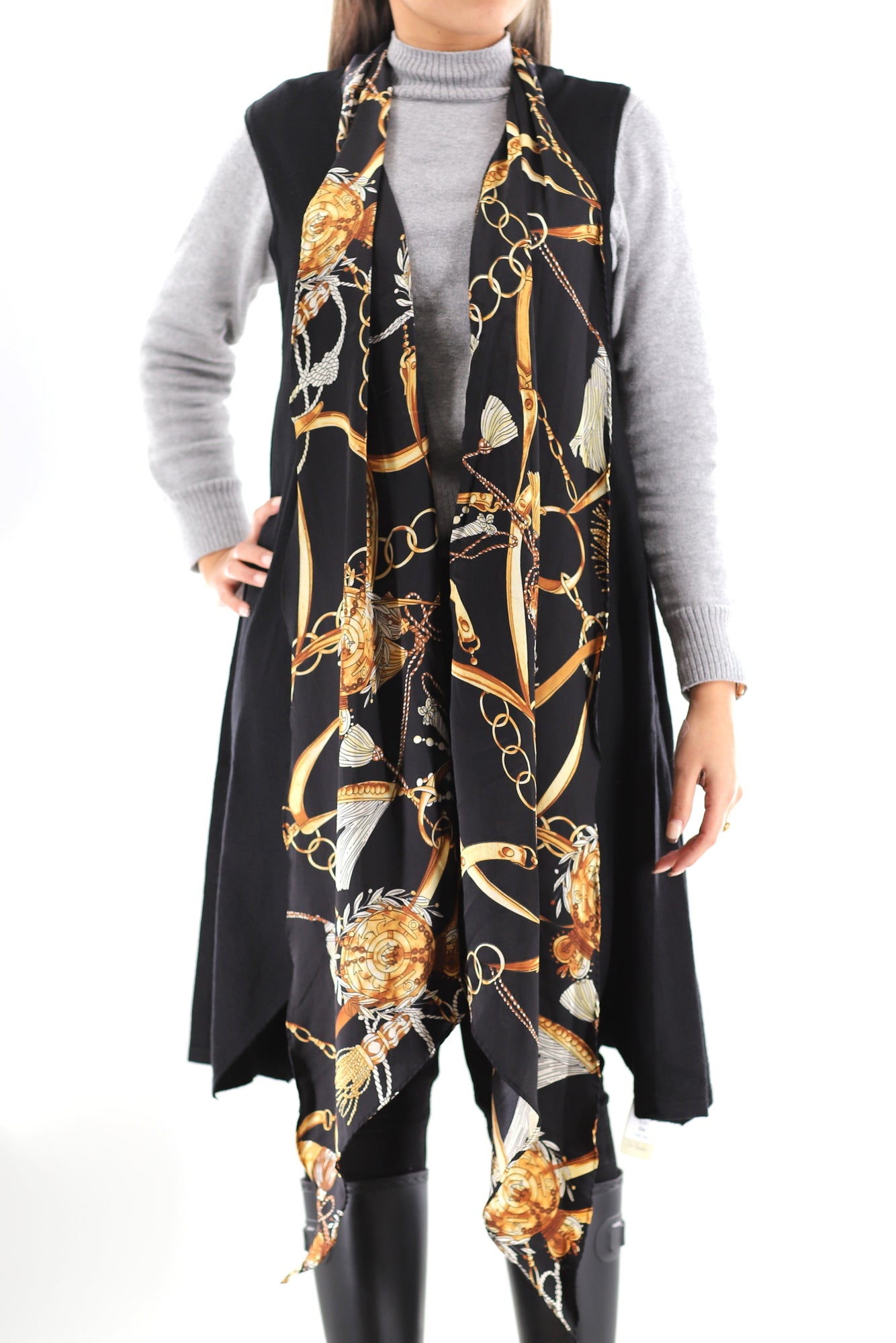 La Fiorentina Knitted Sleeveless Cardigan with Chain Print - Cardigan - La Fiorentina, Black TNS2103_IVORY