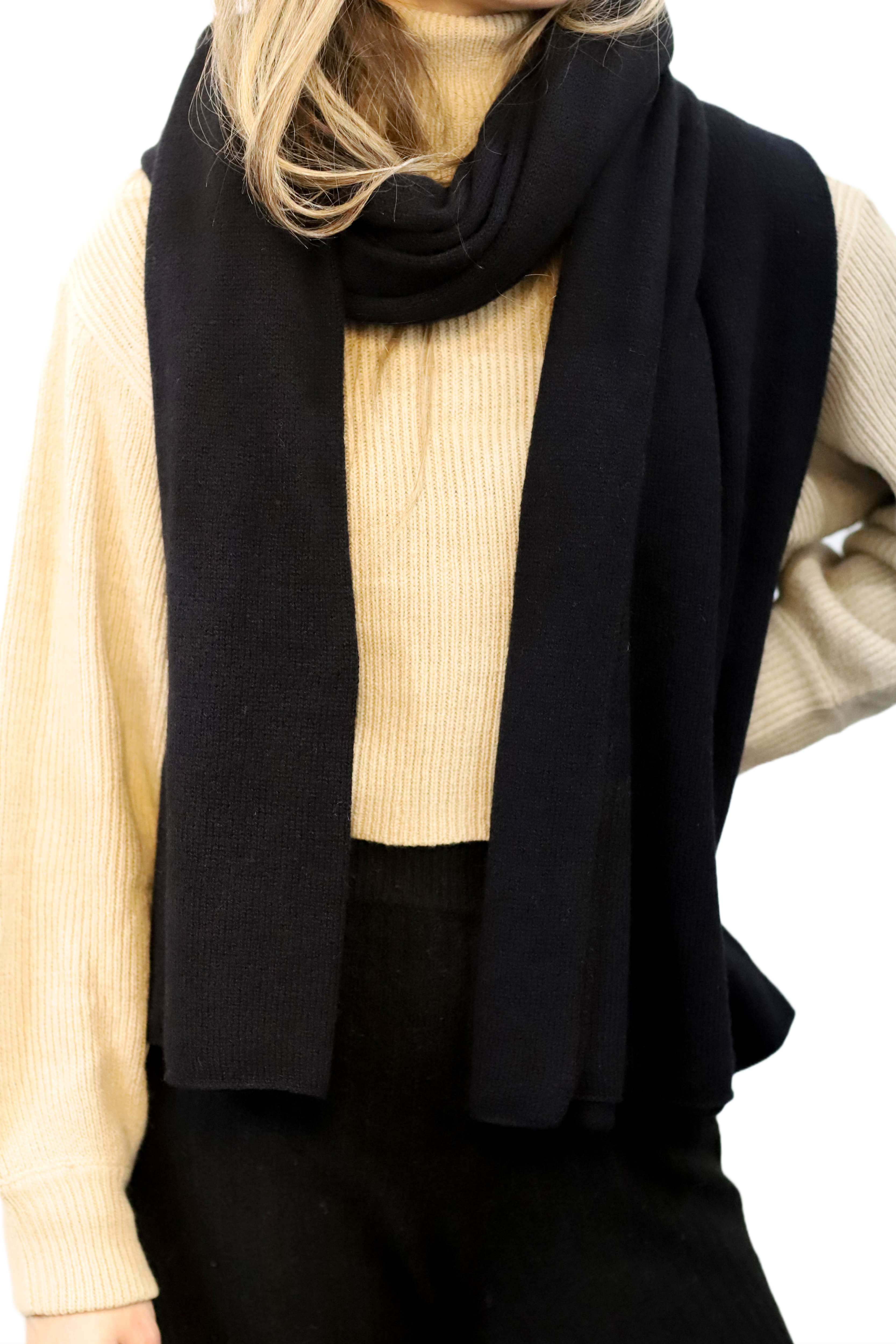 La Fiorentina Iconic Travel Wrap 100% Cashmere - Black - Cashmere Wrap - La Fiorentina GC57203T-BLACK